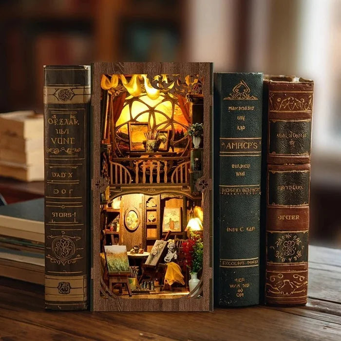 World in a Frame – DIY book nook kit, HiNooki (image 1)